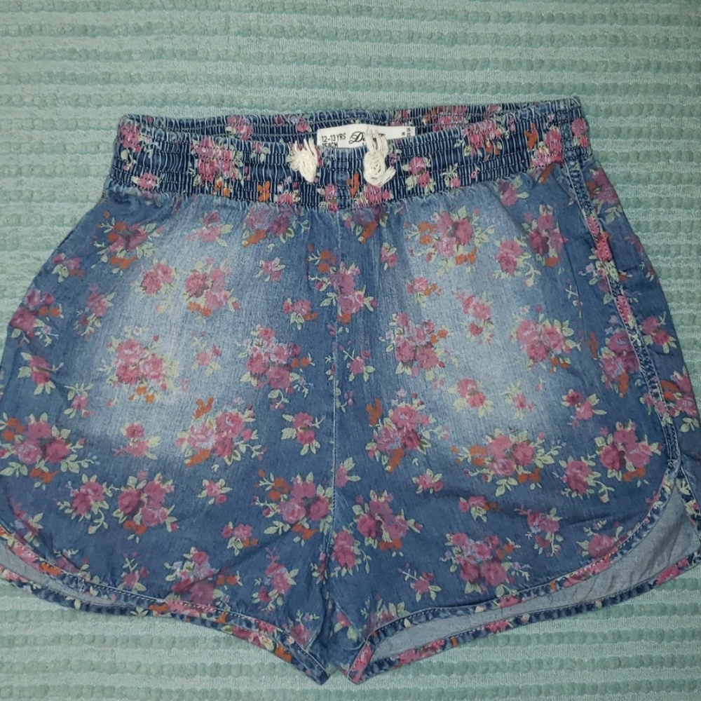Girls shorts